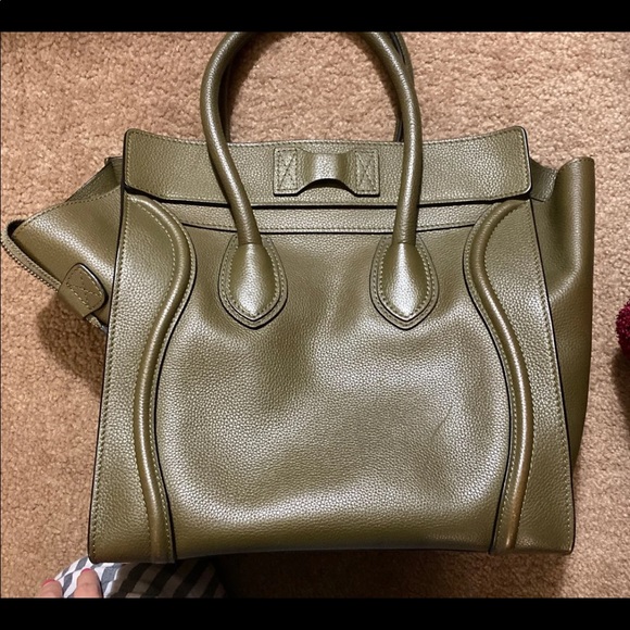 Celine pebbled leather medium tote in Khaki - Picture 7 of 8